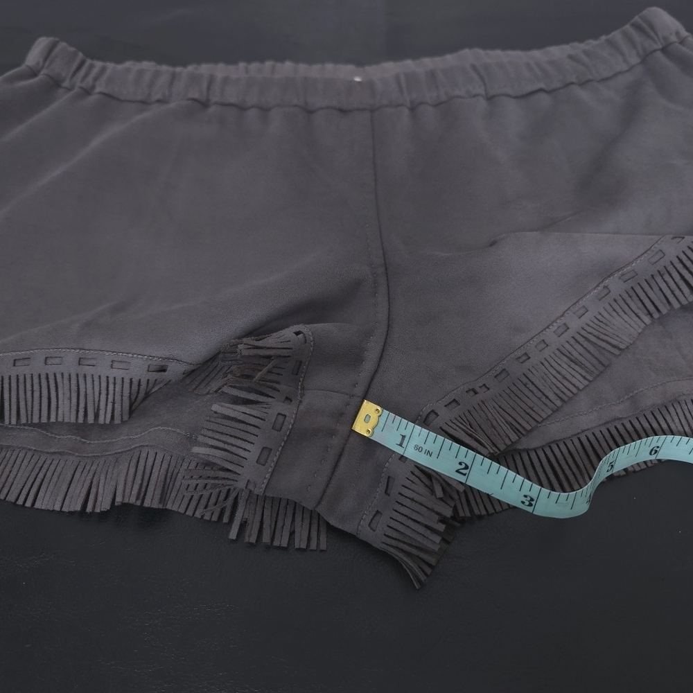 Max Studio Linen/Rayon Blend Faux Suede Fringe Shorts Size Large - Picture 5 of 10